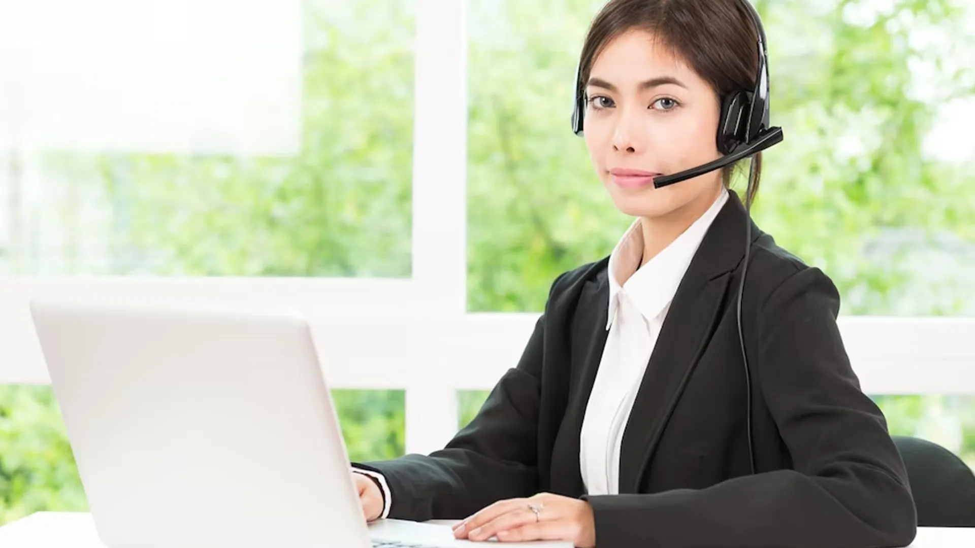 Đội ngũ hỗ trợ khách hàng mayclub 24/7